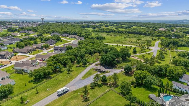 6342 N Blue Sage Drive, Owasso, OK 74055
