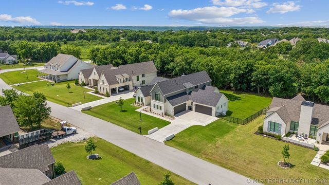 6342 N Blue Sage Drive, Owasso, OK 74055