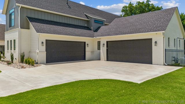 6342 N Blue Sage Drive, Owasso, OK 74055
