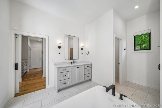 6342 N Blue Sage Drive, Owasso, OK 74055