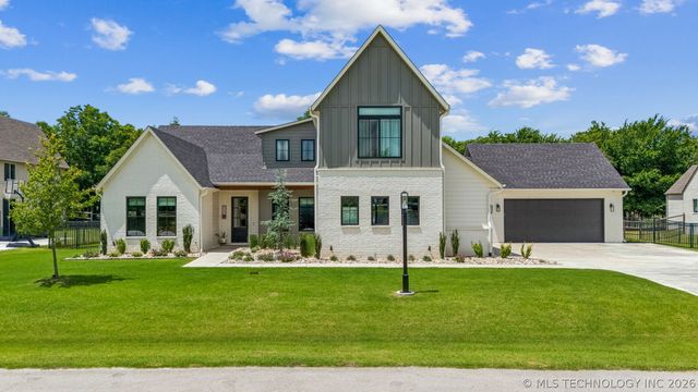 6342 N Blue Sage Drive, Owasso, OK 74055