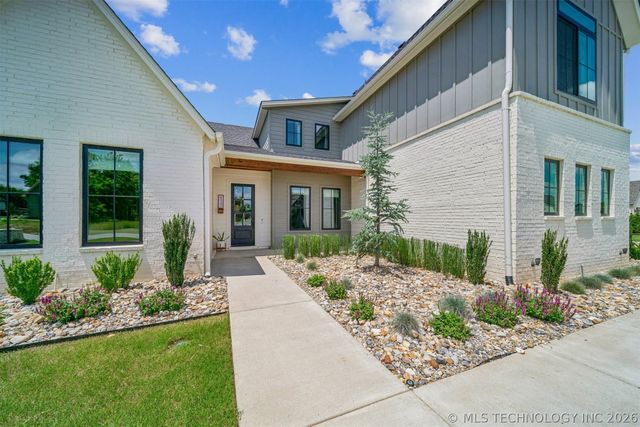 6342 N Blue Sage Drive, Owasso, OK 74055