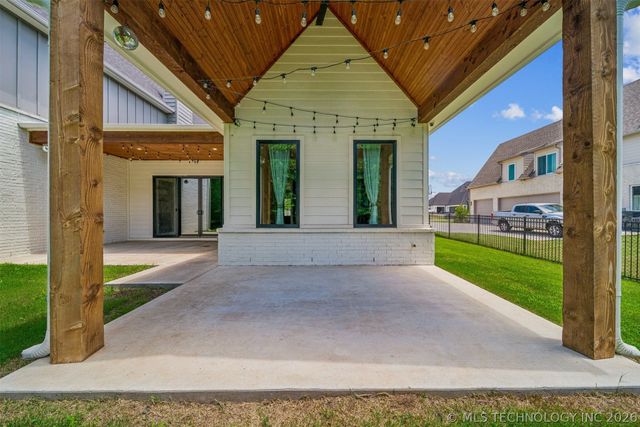 6342 N Blue Sage Drive, Owasso, OK 74055