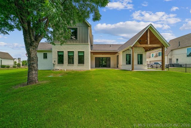 6342 N Blue Sage Drive, Owasso, OK 74055