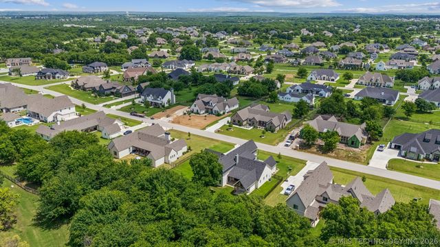 6342 N Blue Sage Drive, Owasso, OK 74055
