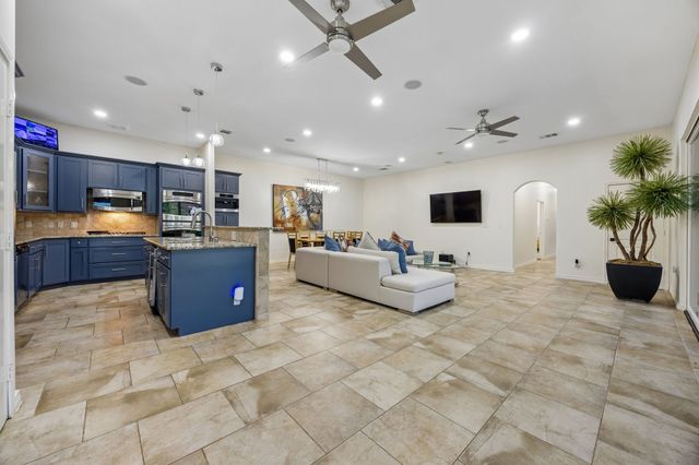 1032 Bentwater Parkway, Grand Prairie, TX 75104
