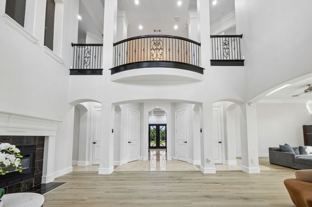 1032 Bentwater Parkway, Grand Prairie, TX 75104