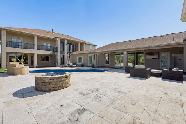 1032 Bentwater Parkway, Grand Prairie, TX 75104