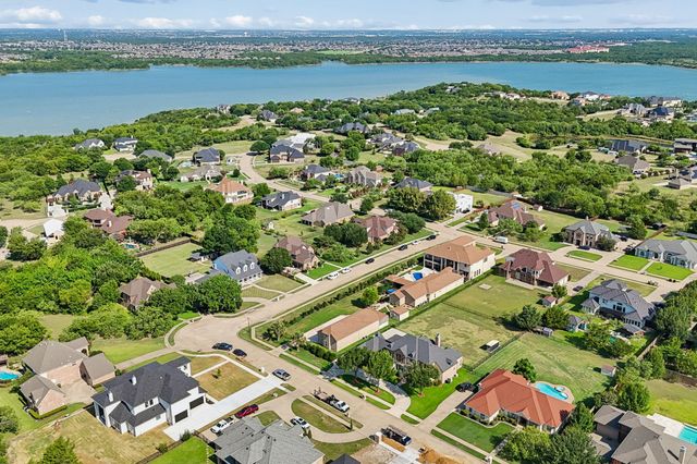 1032 Bentwater Parkway, Grand Prairie, TX 75104