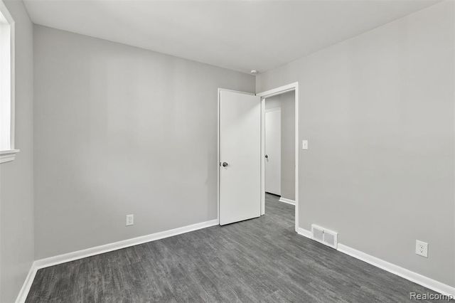 8300 Virgil Street, Dearborn Heights, MI 48127