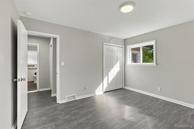 8300 Virgil Street, Dearborn Heights, MI 48127