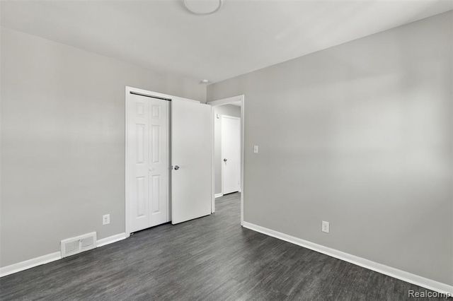 8300 Virgil Street, Dearborn Heights, MI 48127