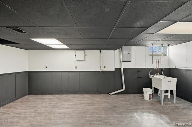 8300 Virgil Street, Dearborn Heights, MI 48127