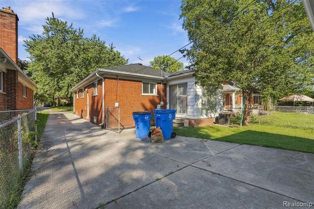 8300 Virgil Street, Dearborn Heights, MI 48127