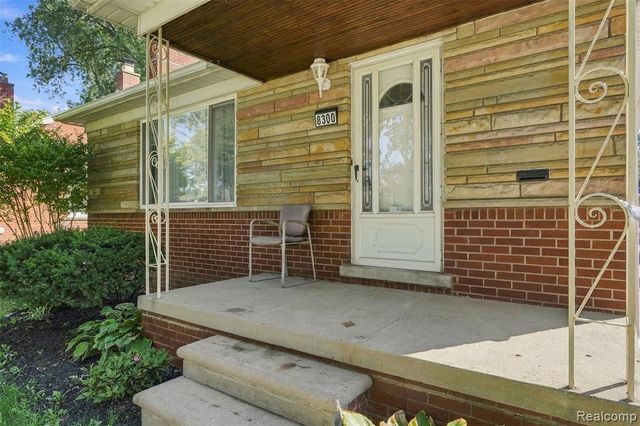 8300 Virgil Street, Dearborn Heights, MI 48127