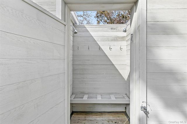 8 Ocean Lane, Amagansett, NY 11930