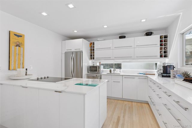 8 Ocean Lane, Amagansett, NY 11930