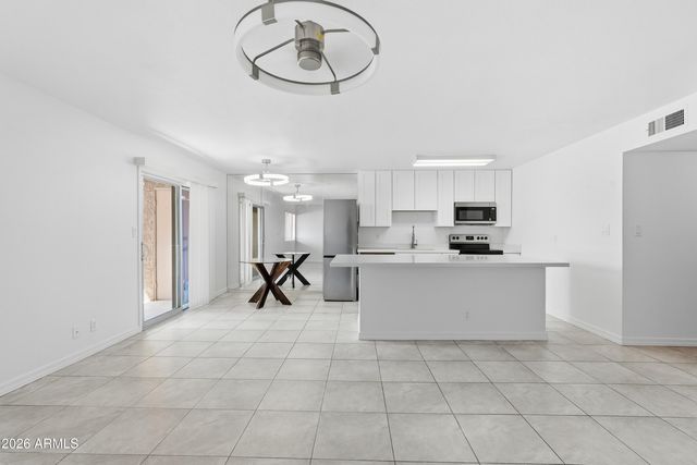 5525 E Thomas Road Unit G7, Phoenix, AZ 85018