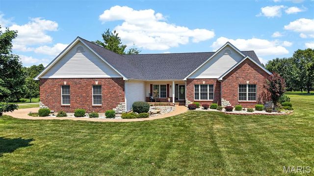 512 Meadowfield Lane, Wentzville, MO 63385