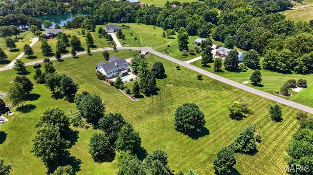 512 Meadowfield Lane, Wentzville, MO 63385