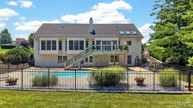 512 Meadowfield Lane, Wentzville, MO 63385