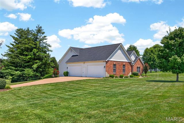 512 Meadowfield Lane, Wentzville, MO 63385