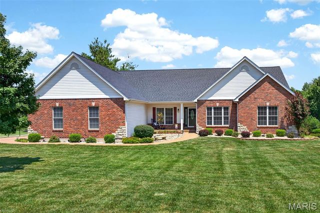 512 Meadowfield Lane, Wentzville, MO 63385