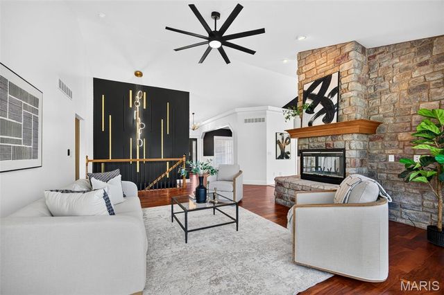 512 Meadowfield Lane, Wentzville, MO 63385