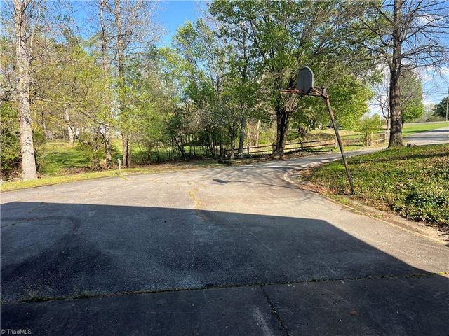 1717 Wallburg High Point Road, High Point, NC 27265