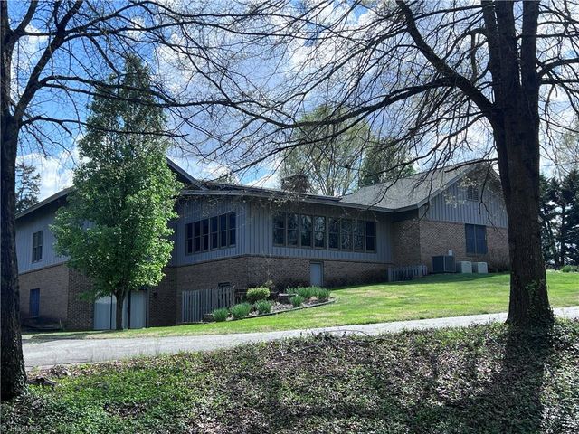 1717 Wallburg High Point Road, High Point, NC 27265