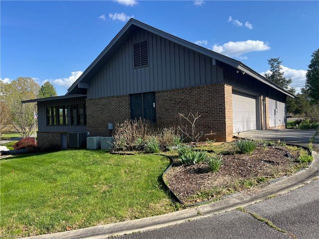 1717 Wallburg High Point Road, High Point, NC 27265