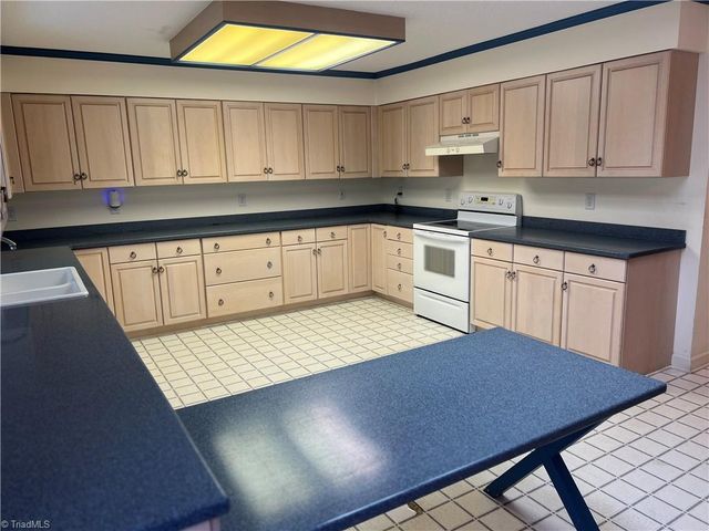 1717 Wallburg High Point Road, High Point, NC 27265