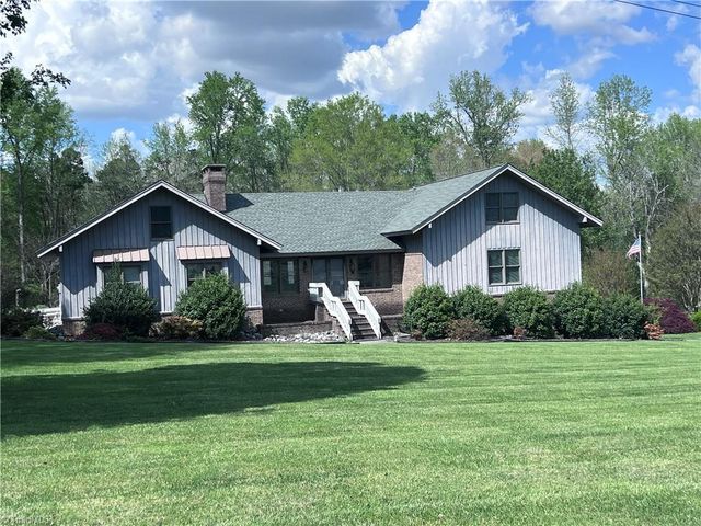 1717 Wallburg High Point Road, High Point, NC 27265