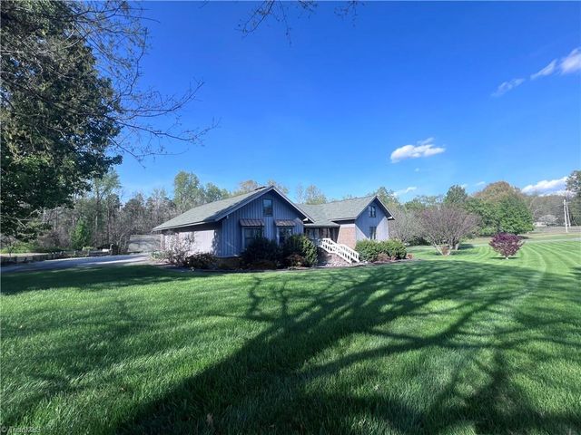 1717 Wallburg High Point Road, High Point, NC 27265