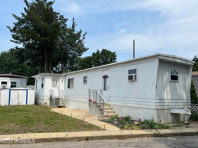 7 Grace Lane, Howell, NJ 07731