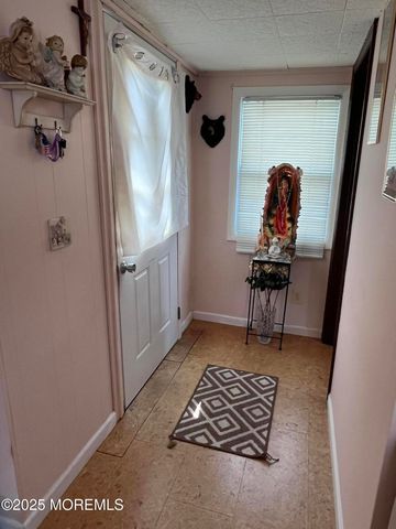 7 Grace Lane, Howell, NJ 07731