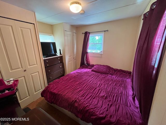 7 Grace Lane, Howell, NJ 07731