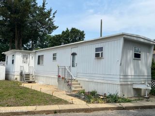 7 Grace Lane, Howell, NJ 07731