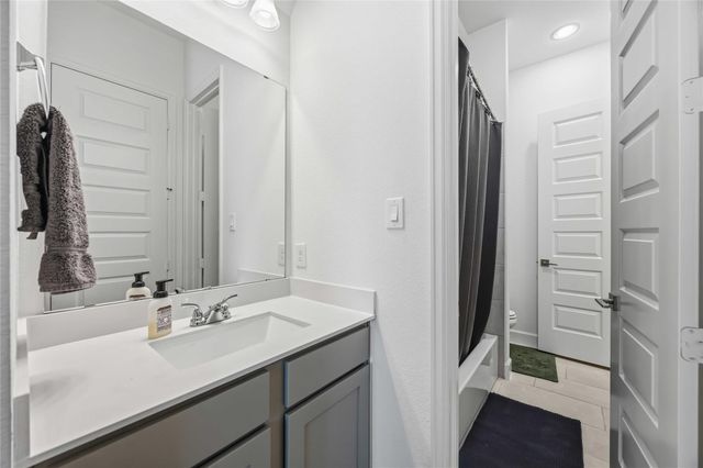 4215 Martin Ridge Drive, Manvel, TX 77578