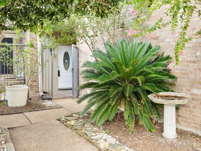 12658 Briar Patch Drive, Houston, TX 77077