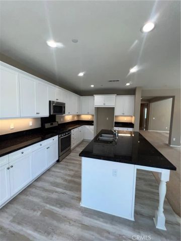 29669 Eastbank, Menifee, CA 92585