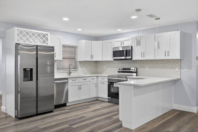 4928 SHETLAND AVENUE, Tampa, FL 33615