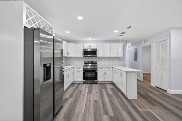 4928 SHETLAND AVENUE, Tampa, FL 33615