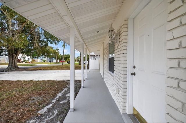 4928 SHETLAND AVENUE, Tampa, FL 33615