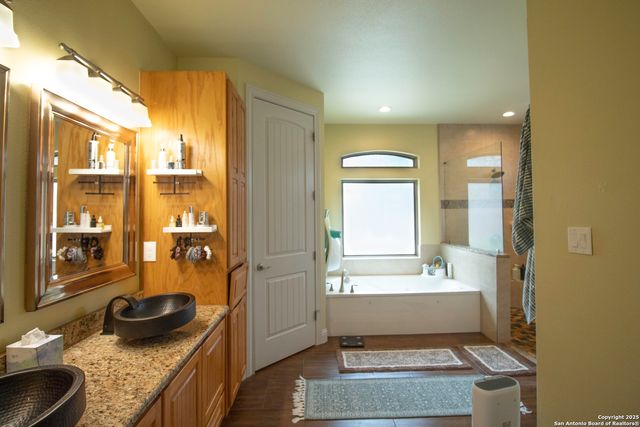 104 S Elise, La Vernia, TX 78121