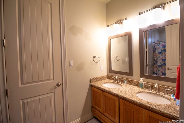 104 S Elise, La Vernia, TX 78121