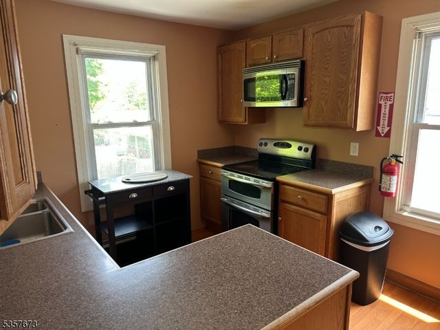 12 Peapack Rd, Far Hills Boro, NJ 07931