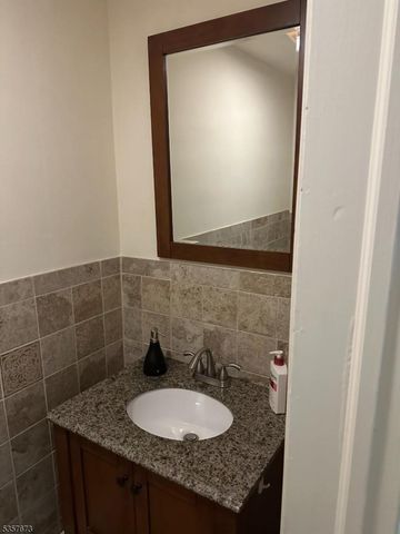 12 Peapack Rd, Far Hills Boro, NJ 07931