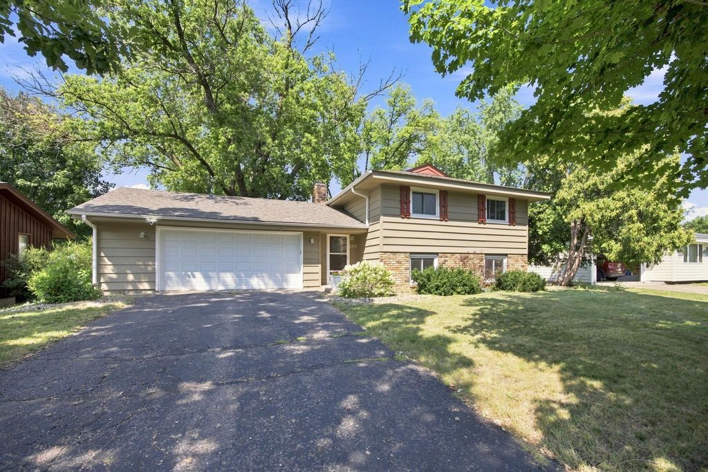 2370 Pleasant View Drive, New Brighton, MN 55112 — exterior