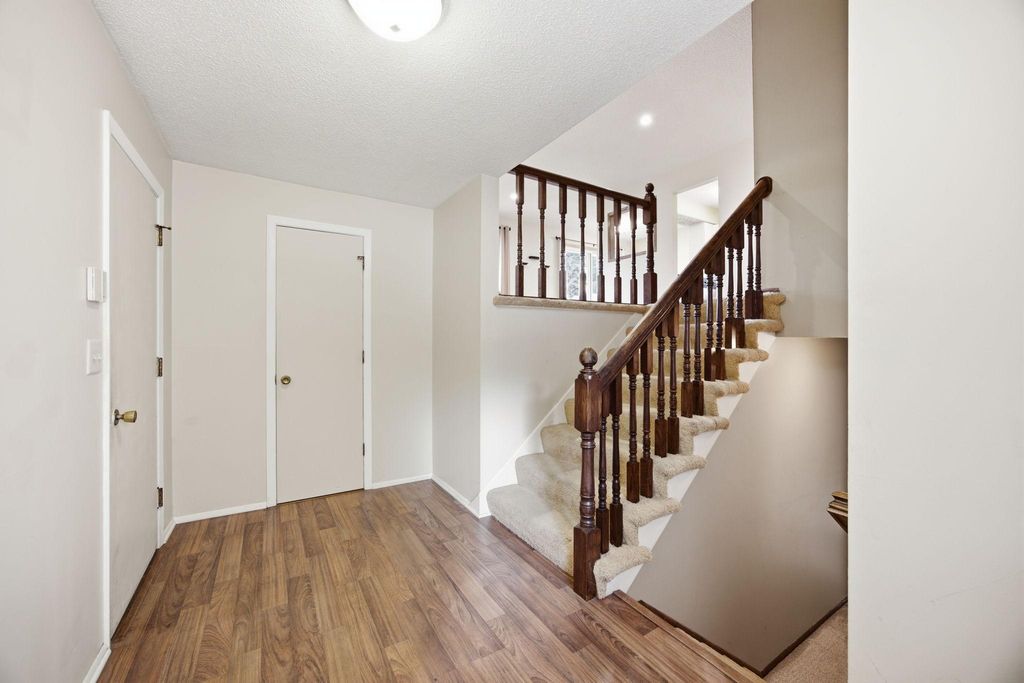 2370 Pleasant View Drive, New Brighton, MN 55112 — photo 3